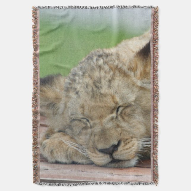 Lion 014 throw blanket (Front Vertical)