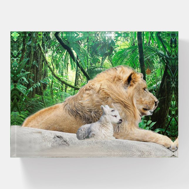 Lion and Lamb Paperweight (Front)