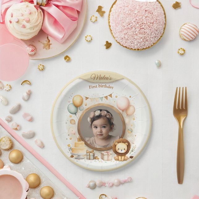 Lion cub Photo Frame for Kids' Birthday Parties Paper Plates (Creator Uploaded)