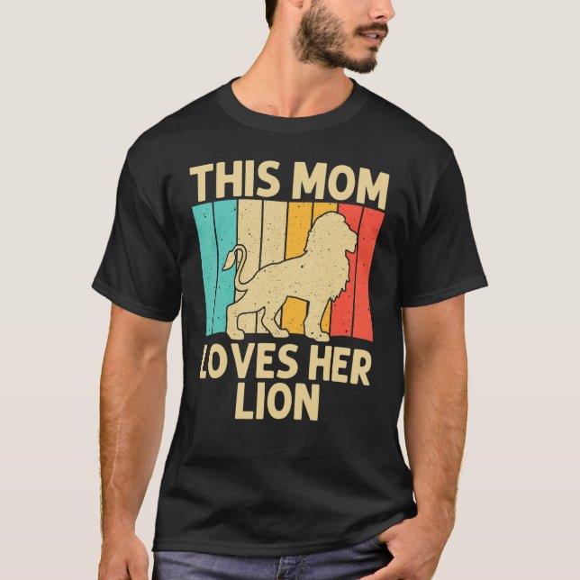Lion For Mom Mama African Safari Zoo Animal Retro  T-Shirt (Front)