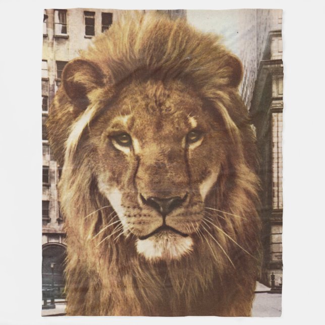 lion in town fleece blanket (Front)