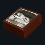 Lion monument jewelry box<br><div class="desc">A delightful gift box decorated with amazing photo of Switzerland. Ideal for presenting those special gifts, whatever the occasion. Perfect for birthdays, Christmas, anniversaries, as well as using as a beautiful memory box, for keeping those symbols of a special memory.</div>