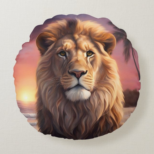 Lion on the beach round pillow (Front)
