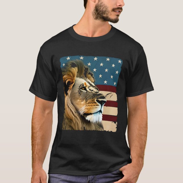 Lion On USA Flag Painting American Patriotic 4th o T-Shirt (Front)
