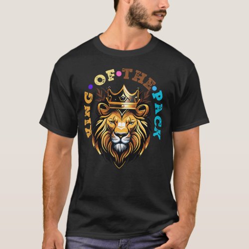 Lion portrait with crown  classic  T_Shirt