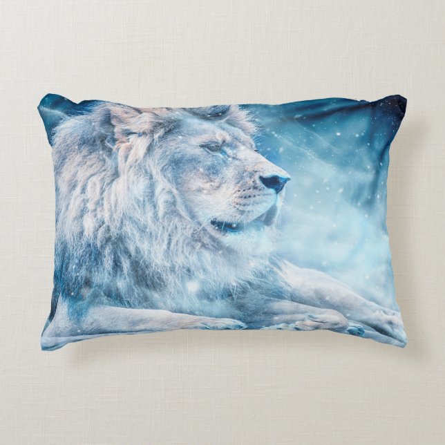 Lion snow lying down art animal accent pillow (Front)