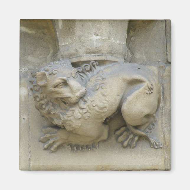Lion statue magnet (Front)