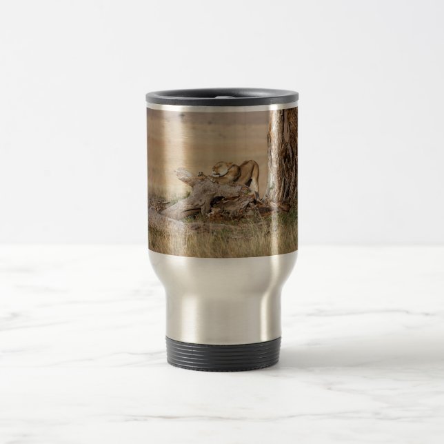 Lioness stretching travel mug (Center)