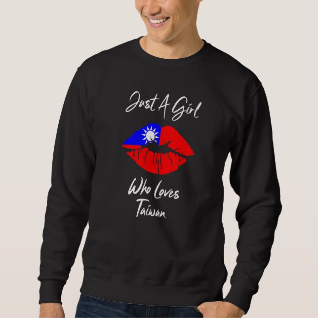 Lip Women's Girls Love Flag Taiwan   Sweatshirt (Front)