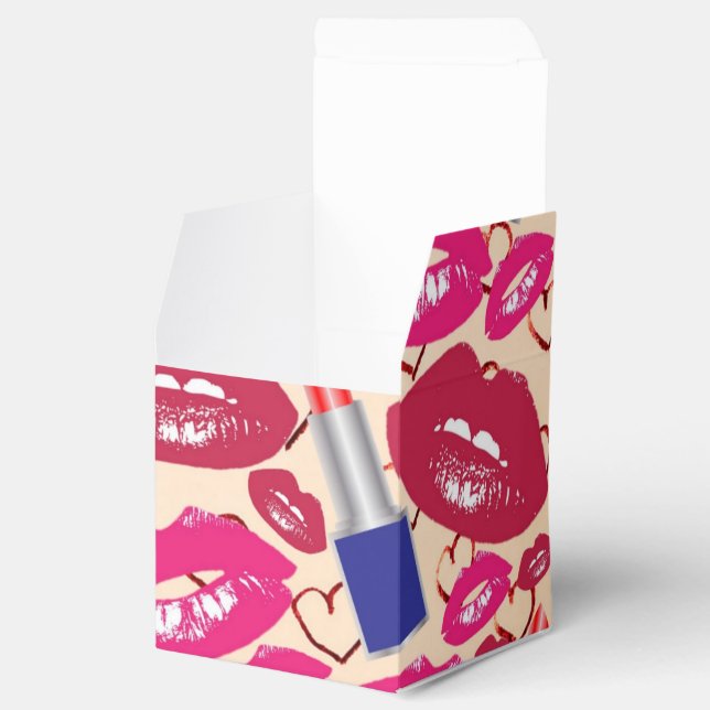 Lipstick Kiss Pattern Favor Boxes (Opened)