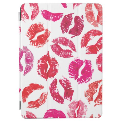 Lipstick Kisses Seamless Pattern iPad Air Cover