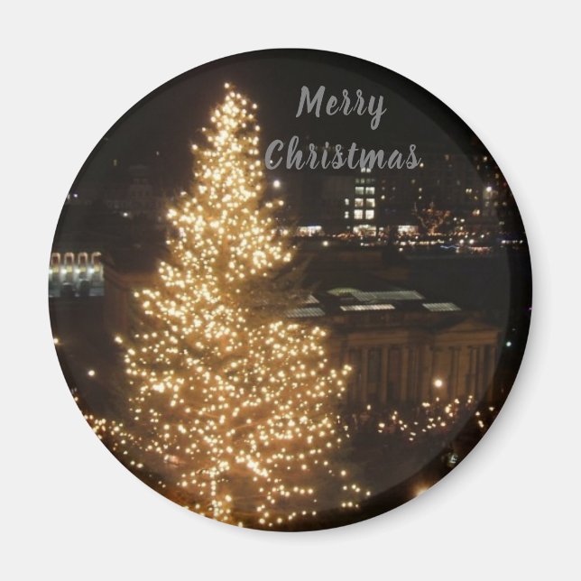 Lit Up Christmas Tree Magnet (Front)