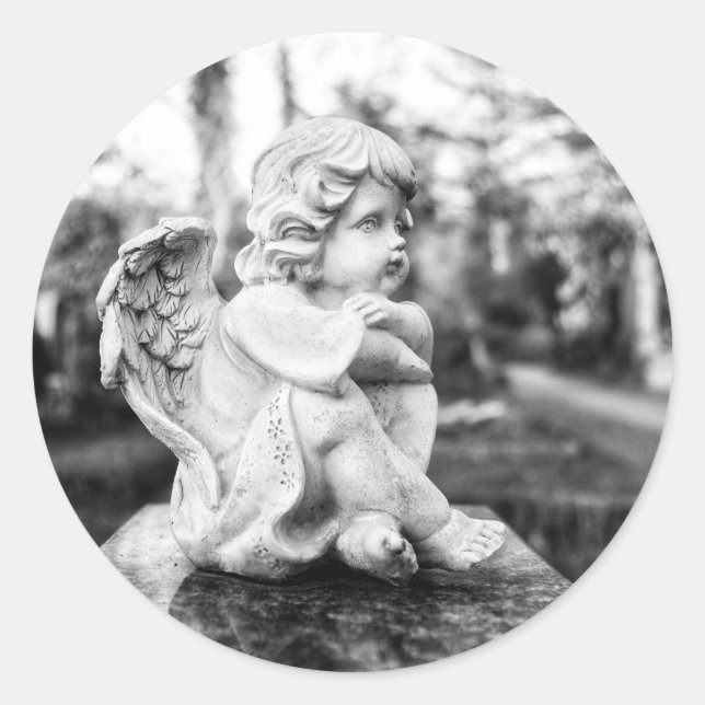 Little angel sitting watching the horizon classic round sticker (Front)