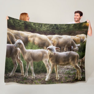 LITTLE LAMBS FLEECE BLANKET