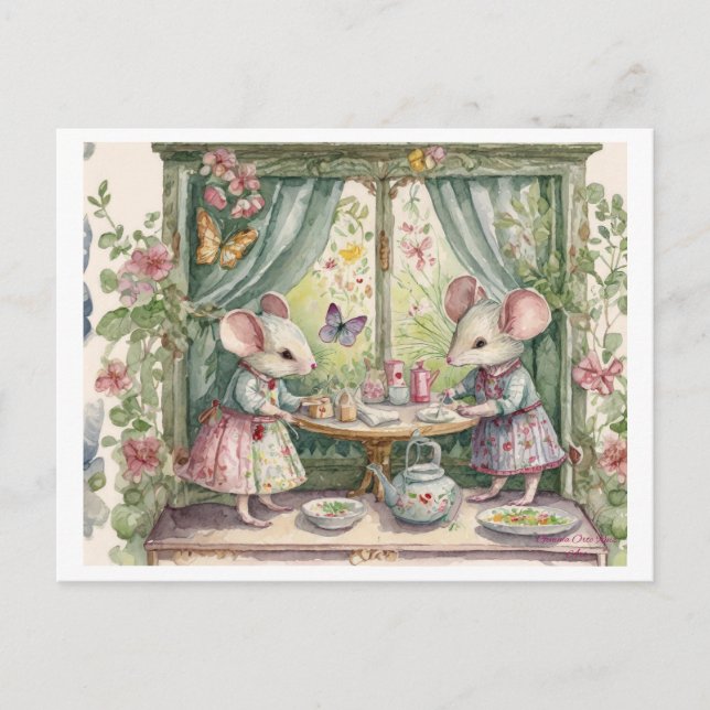 Little mouse preparing dinner postcard (Front)