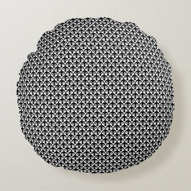 Little Penguin Chicks Black and White Pattern Round Pillow (Front)