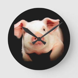 Little Piggy Round Clock