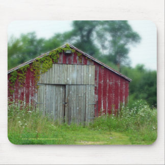 little red shed mouse pad