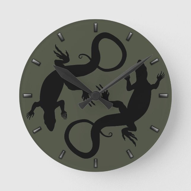 Lizard Clock Cute Reptile Art Lizard Wall Clock (Front)