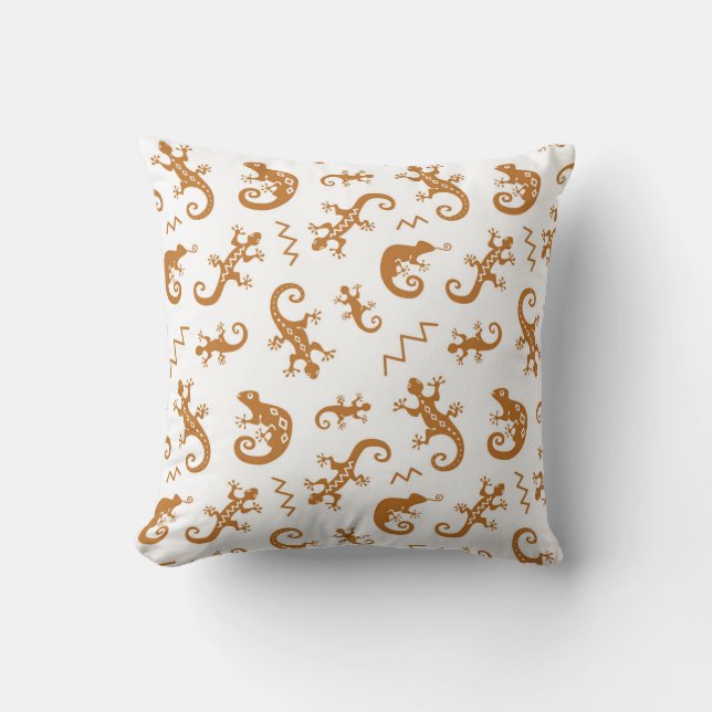 Lizards Chameleons: Seamless Pattern Design. Throw Pillow (Front)
