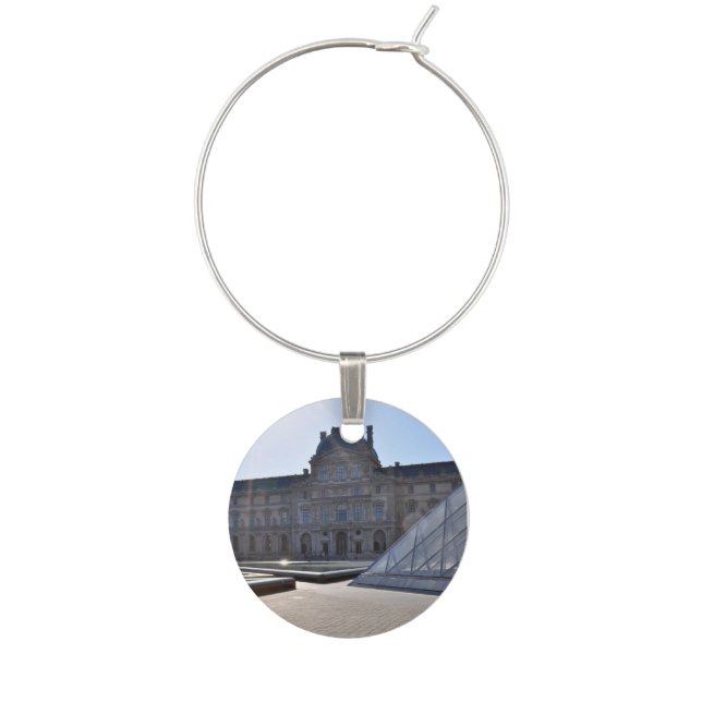 Location wine charm Louvre (Front)