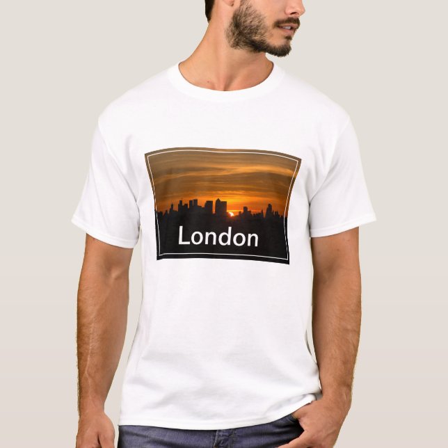 London England in United Kingdom Souvenir T-Shirt (Front)