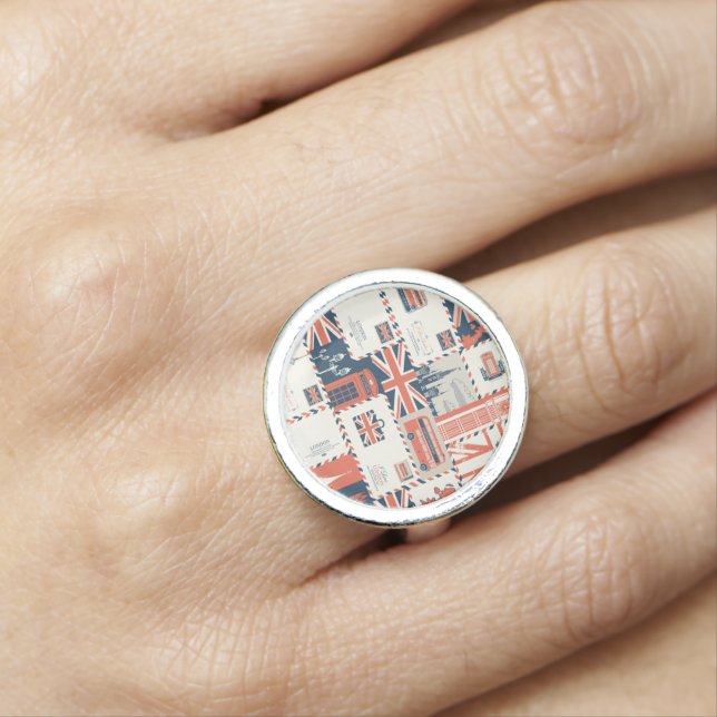 London Post Ring (In Situ)