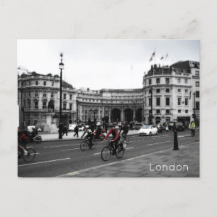 London - Trafalgar Square Holiday Postcard