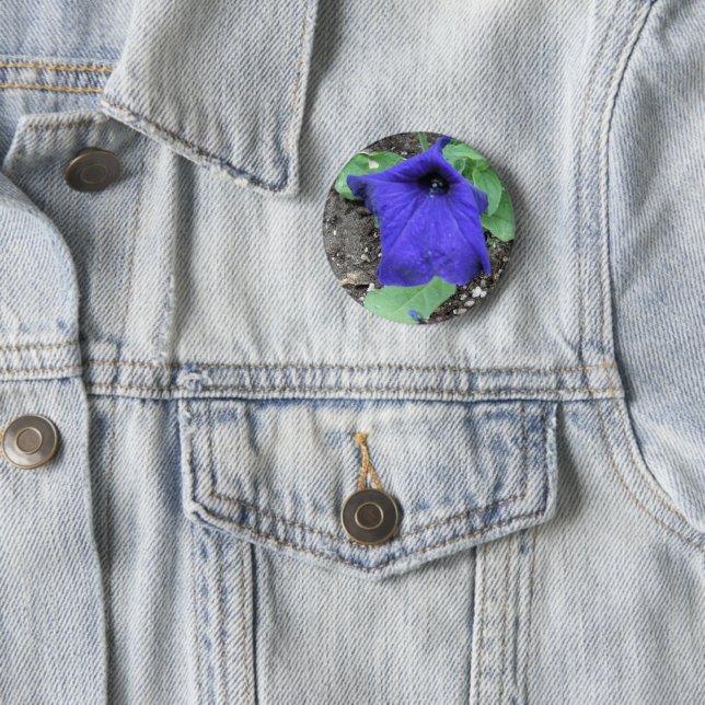 Look beyond what you see flower button (In Situ)