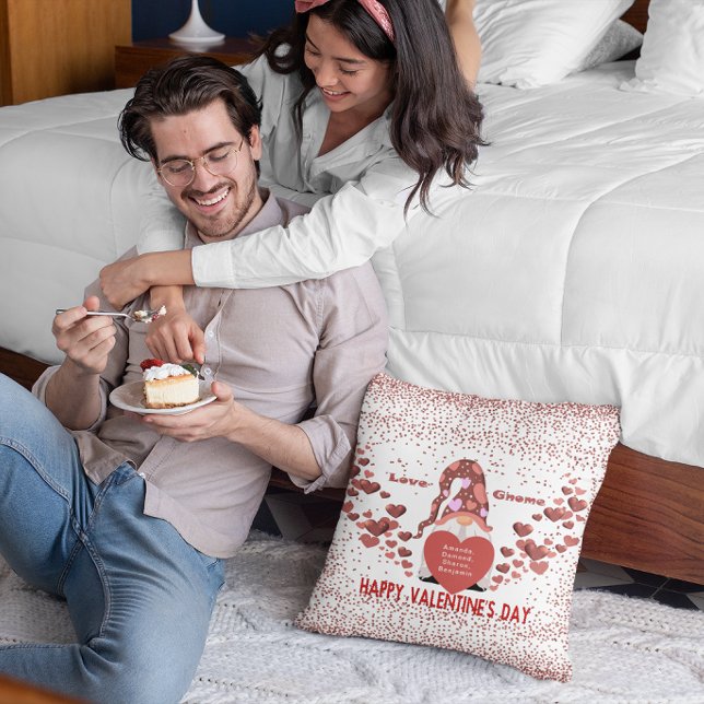 Love Gnome Happy Valentines Day Throw Pillow (Love Gnome Happy Valentines Day Throw Pillow)