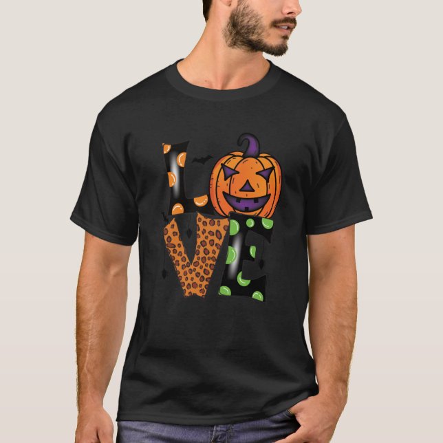 Love halloween pumpkin t-shirt (Front)
