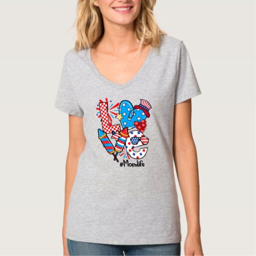 love heart fireworks mom life patriotic 4th of T_Shirt