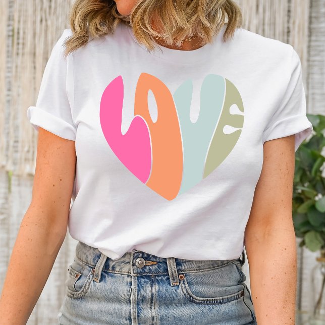 LOVE Valentine’s Day Shirt – Classic Retro Heart (Love, Valentine's Day, Romantic Vibes, Heartfelt Shirt, Sweetheart Tee, Love-themed Apparel, Affecti)