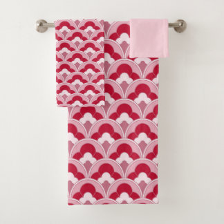 Lovely Bright Toned Art Deco Style Bath Towel Set
