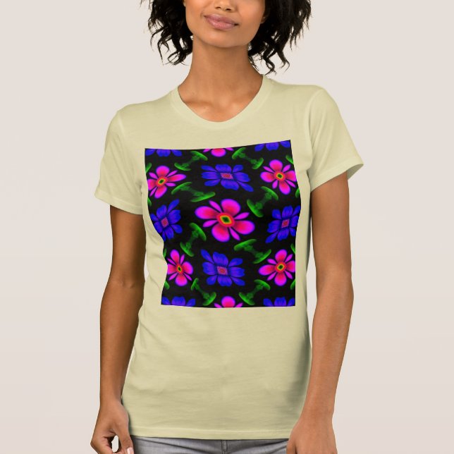 Lovely Pink Flowers Pattern T-Shirt (Front)