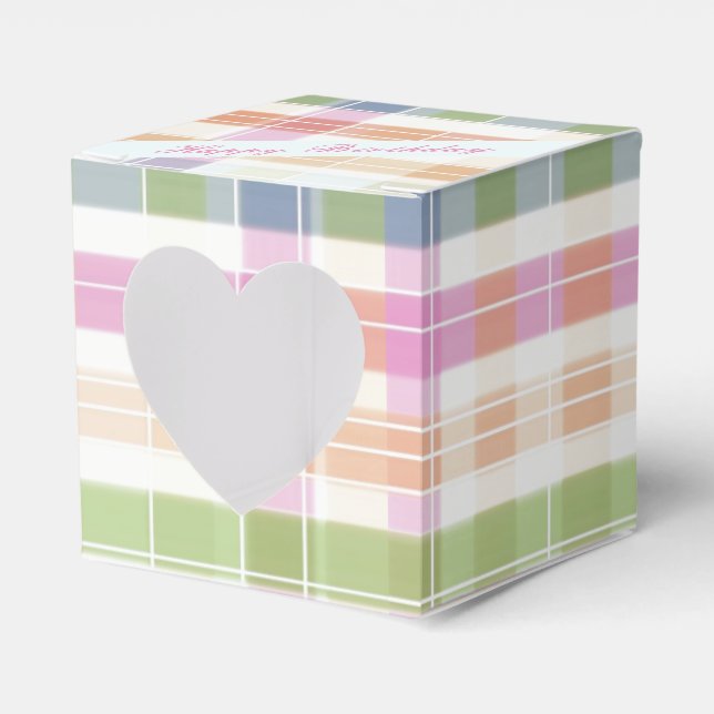 Lovely Plaid Heart Guest Favor Box (Front Side)