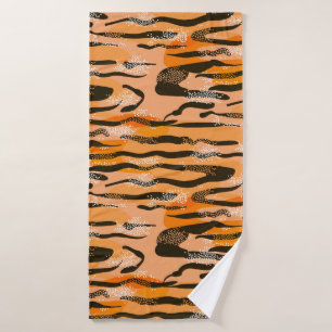 Lovely seamless tiger pattern, peach color bath towel