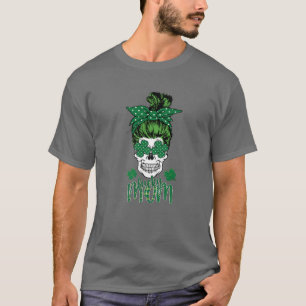 Lucky Mom Messy Bun Leprechaun Patricks Day Green T-Shirt