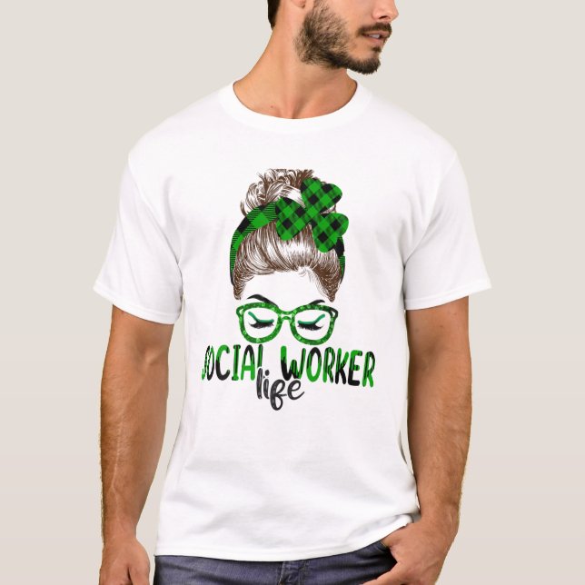 Lucky Social Worker St Patricks Day Irish Shamrock T-Shirt (Front)