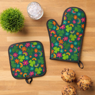 Lucky St. Patrick's Day Patterned Oven Mitt & Pot Holder Set