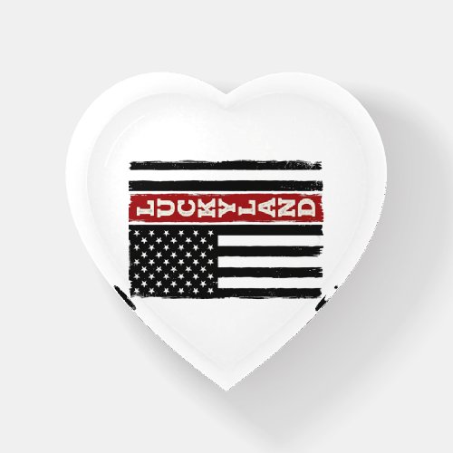 Luckyland Vertical Patriotic Flag Vintage Paperweight