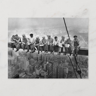 Lunch atop a Skyscraper - New York - 1932 Postcard