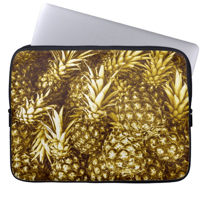 Luxurious golden pineapples laptop sleeve (Front)