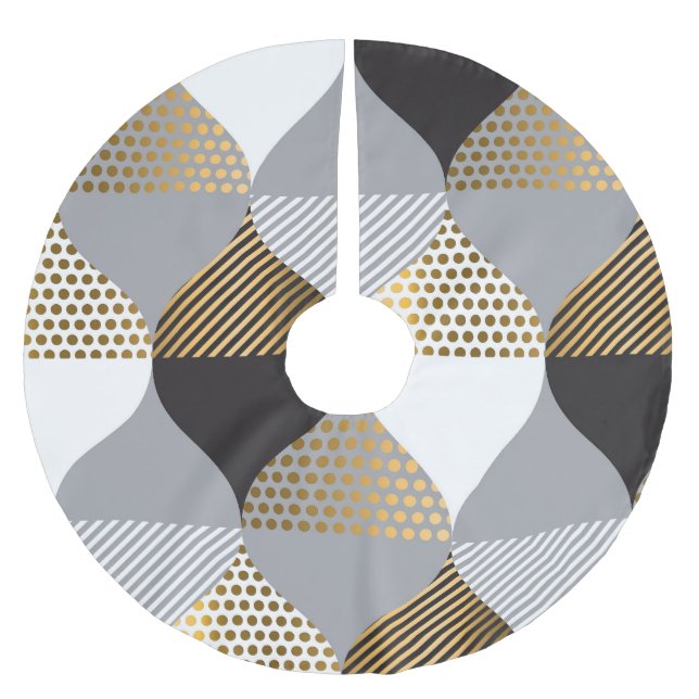 Luxury geometric: black, gold pattern brushed polyester tree skirt (Front)