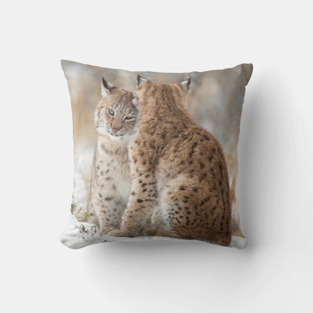 Lynx love throw pillow (Front)