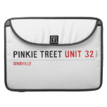 Pinkie treet  MacBook Pro Sleeves
