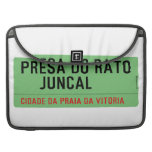 presa do rato     juncal  MacBook Pro Sleeves