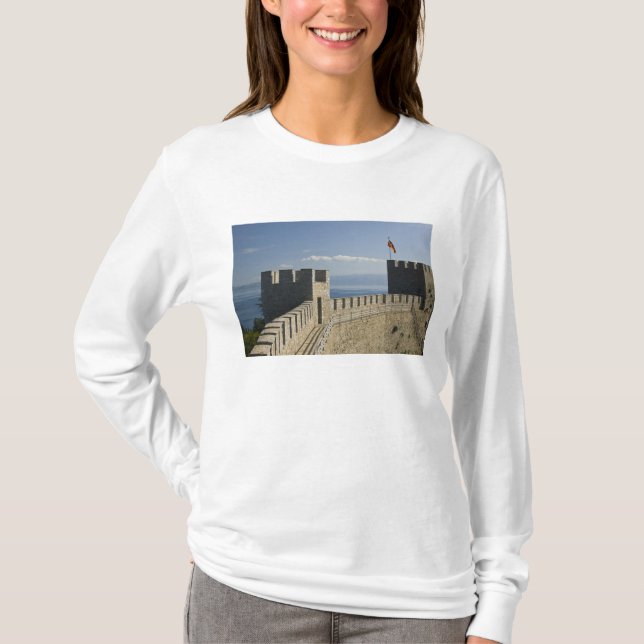 MACEDONIA, Ohrid. Car Samoil's Castle - Castle 2 T-Shirt (Front)