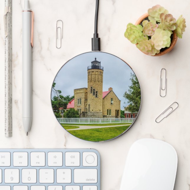 Mackinac Point Light Wireless Charger (Desk)