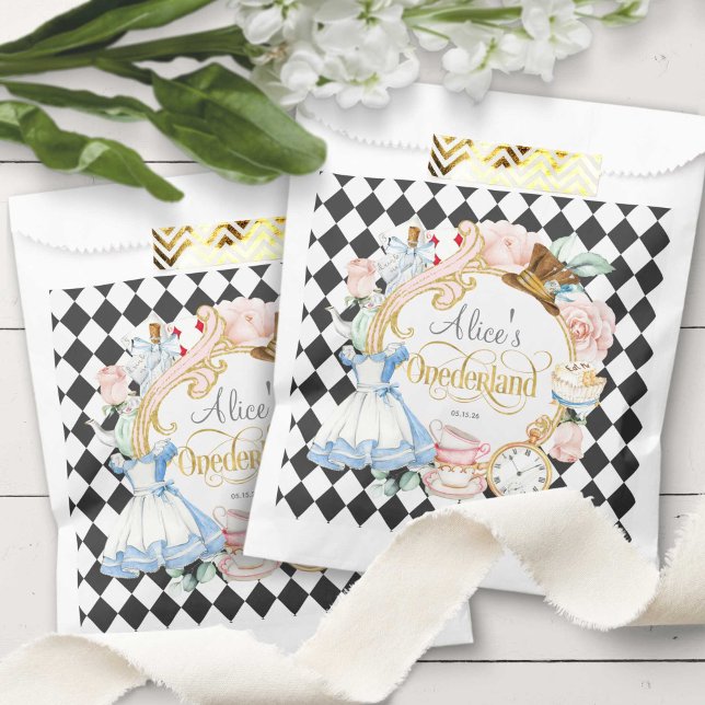 Mad hatter Tea party, Alice Onederland, snack Favor Bag (Alice Onderland, Girl 1st birthday, snacks favor bags)